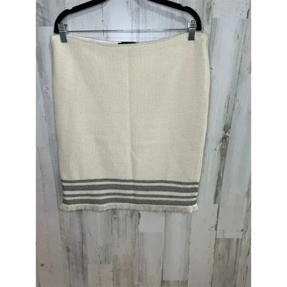 St. John Dresses & Skirts - St. John Women's Ivory Pencil Skirt Size 14 Knee Length Formal Wear